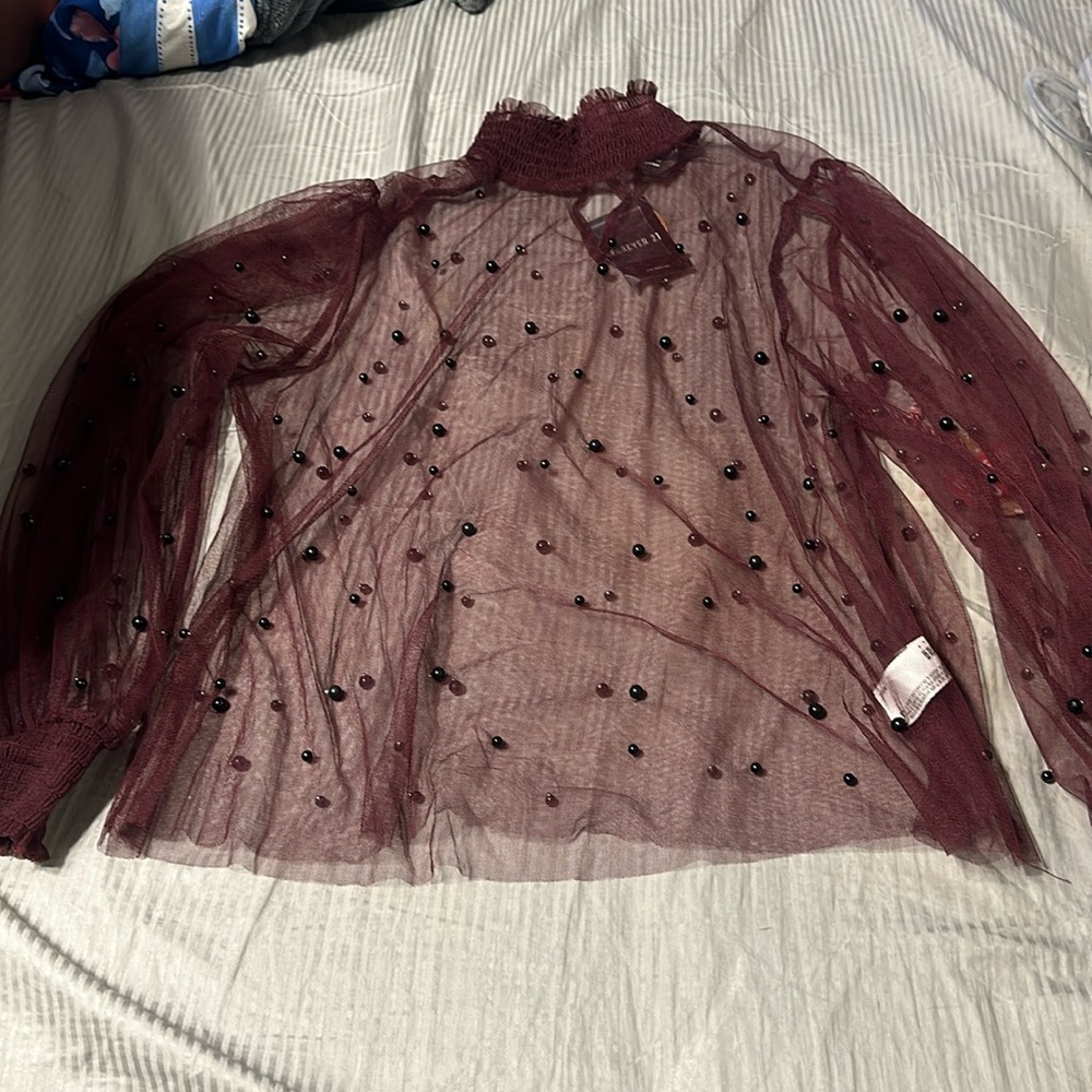 Blouses wth black pearls top